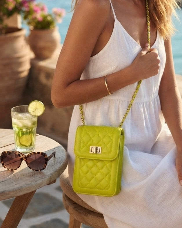 Mini Bolso Porta Móvil Acolchado – Bandolera con Cadena